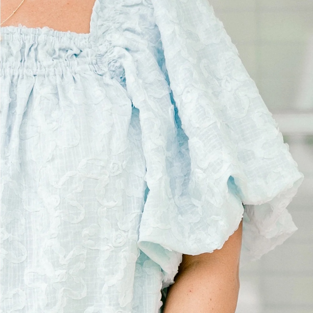 New Elegant Light Blue Plus Women's Top - Picture 3 of 6